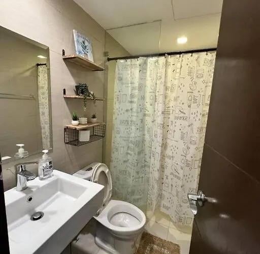 Unit Mckinley Hill Taguig Cd21h Manila
